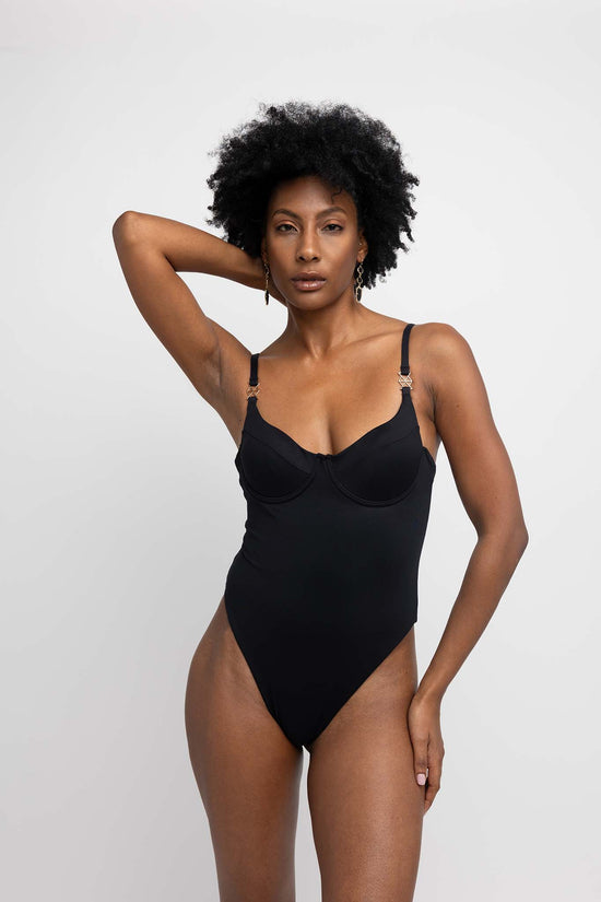 Irazu One Piece Black - Aqua Morada